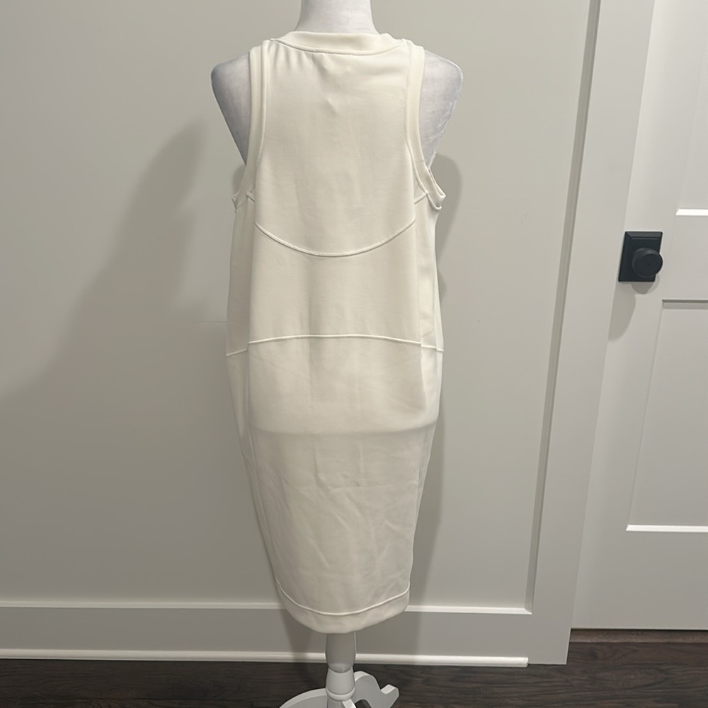 NWT Lululemon Softstreme Back in Action Dress Sz M - Picture 8 of 12